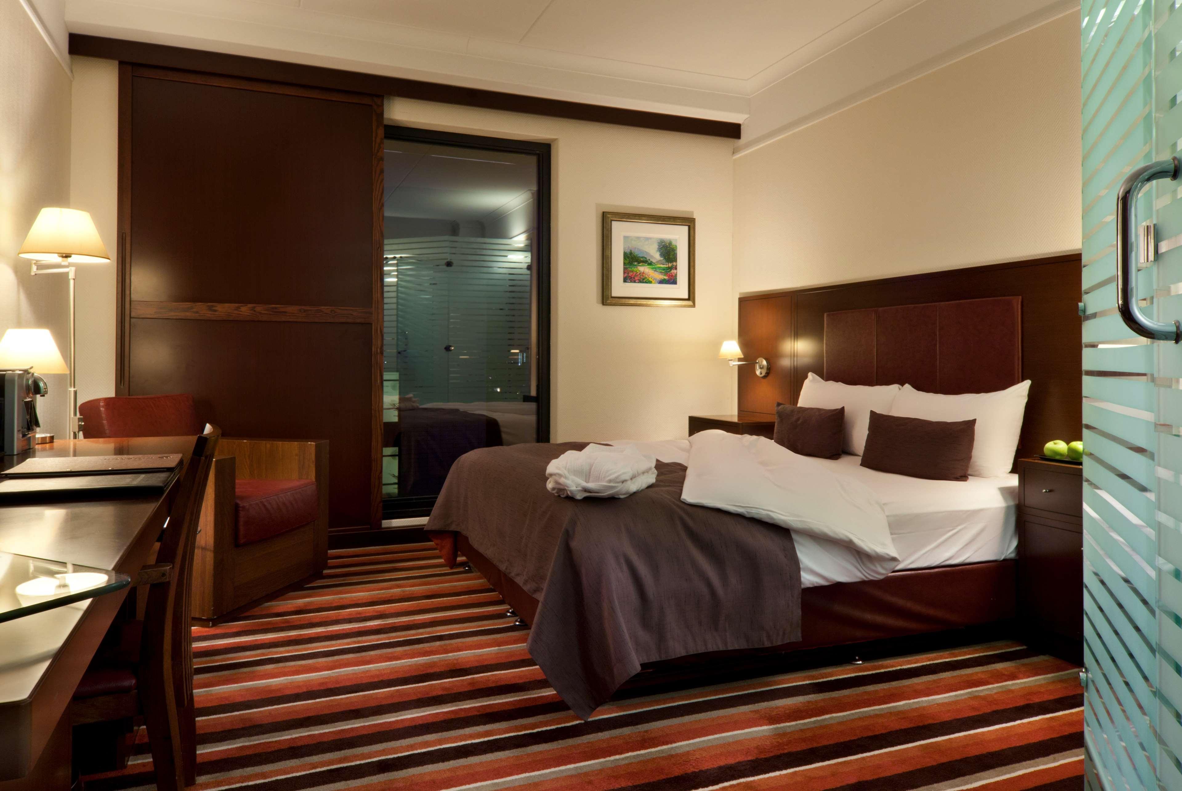 Plaza Premium Grand Winston Hotel Райсвайк Екстериор снимка