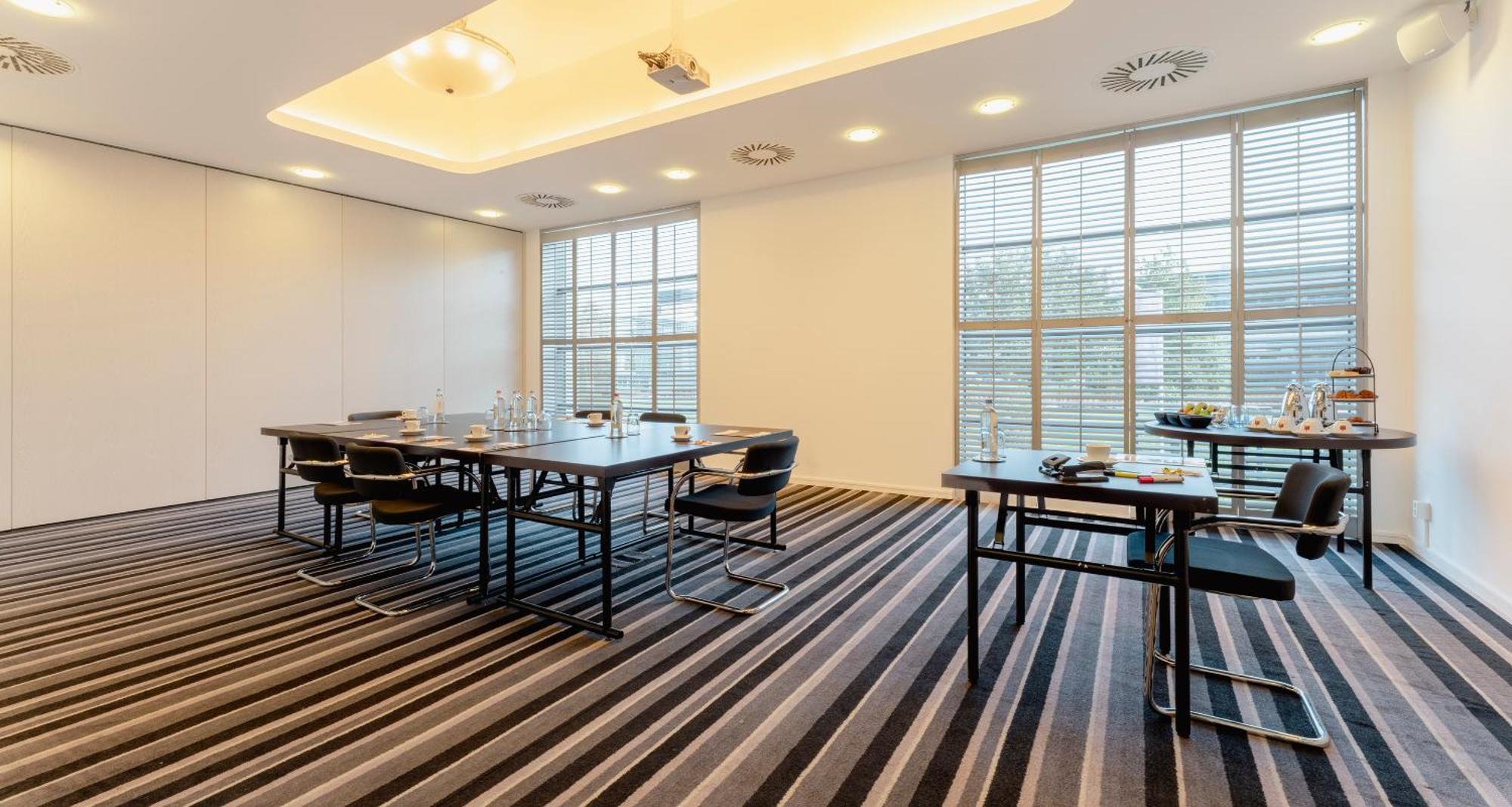 Plaza Premium Grand Winston Hotel Райсвайк Екстериор снимка