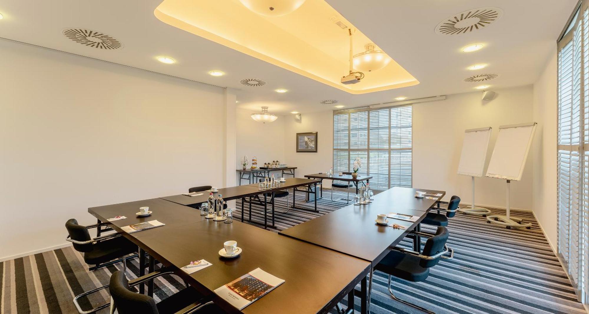 Plaza Premium Grand Winston Hotel Райсвайк Екстериор снимка