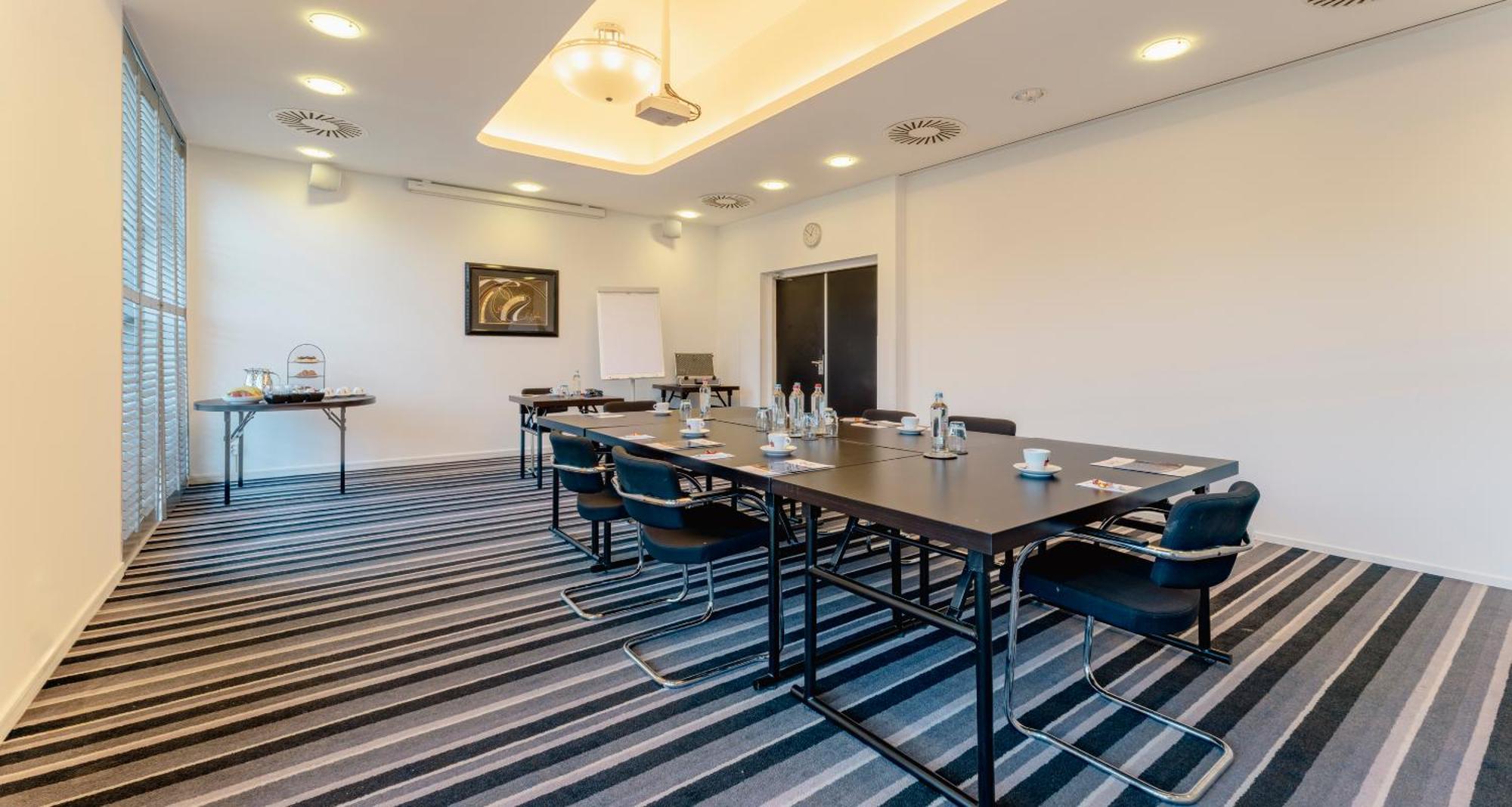 Plaza Premium Grand Winston Hotel Райсвайк Екстериор снимка