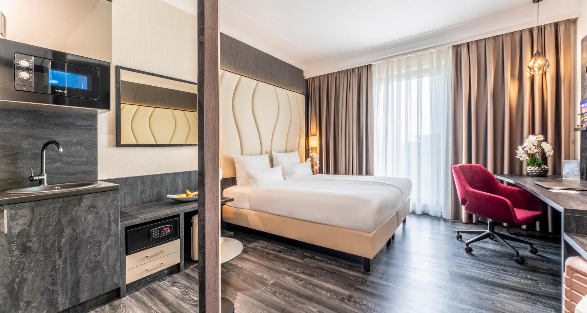 Plaza Premium Grand Winston Hotel Райсвайк Екстериор снимка