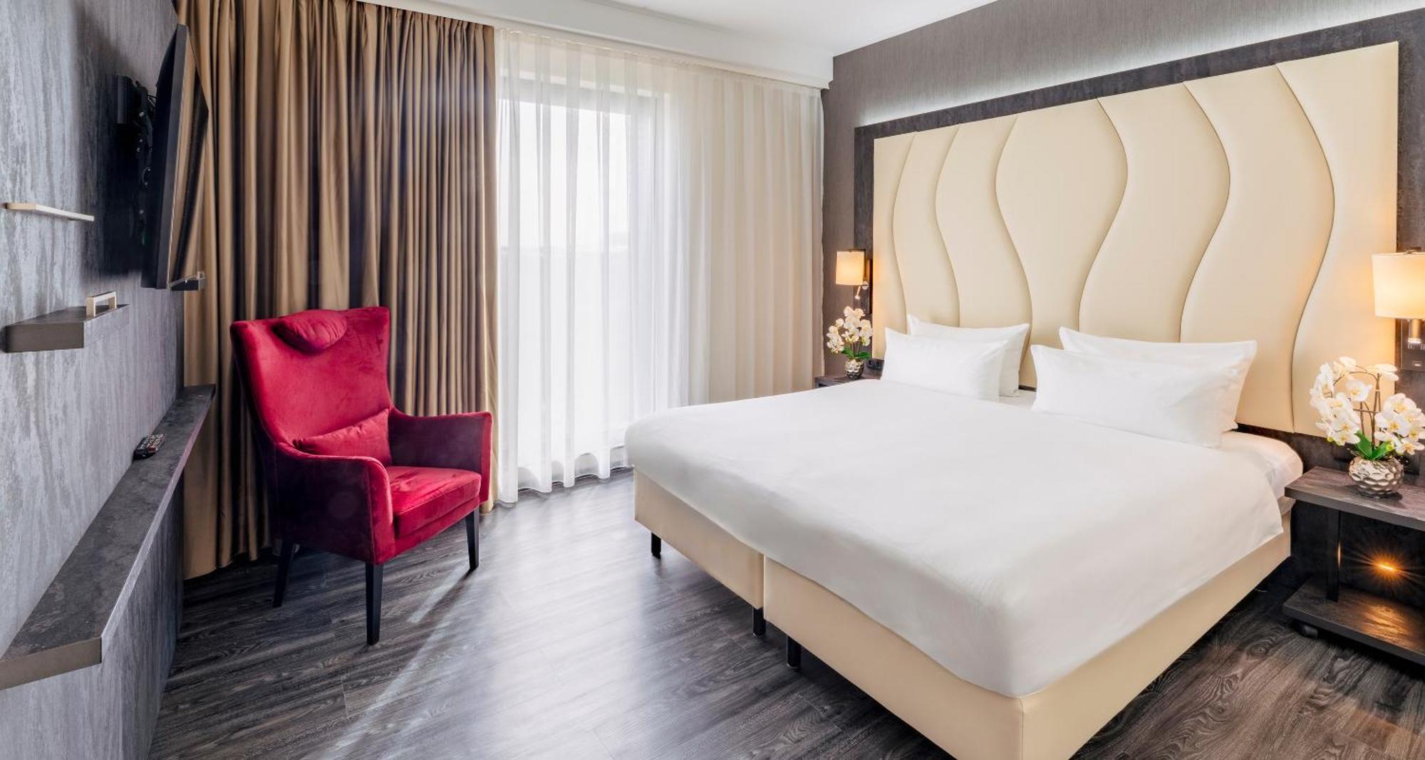 Plaza Premium Grand Winston Hotel Райсвайк Екстериор снимка