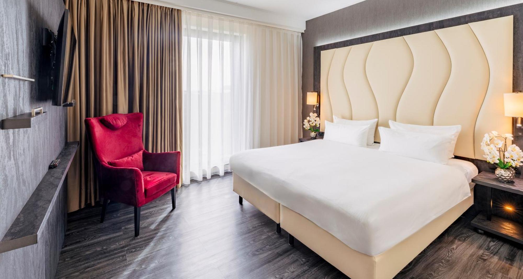 Plaza Premium Grand Winston Hotel Райсвайк Екстериор снимка