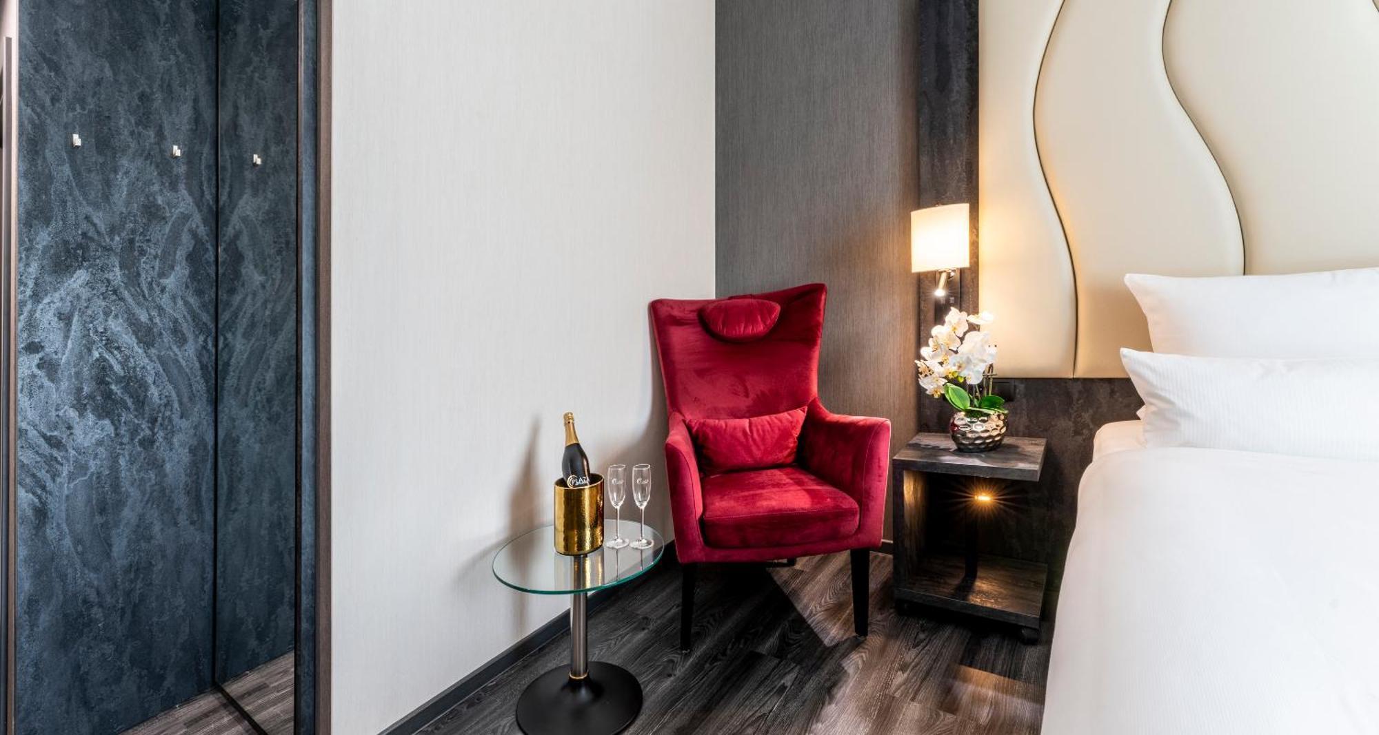 Plaza Premium Grand Winston Hotel Райсвайк Екстериор снимка